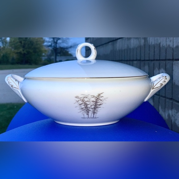 Vintage Discontinued Fukagawa Arita GOLD BAMBOO Handled Lidded Vegetable Bowl - Picture 2 of 12